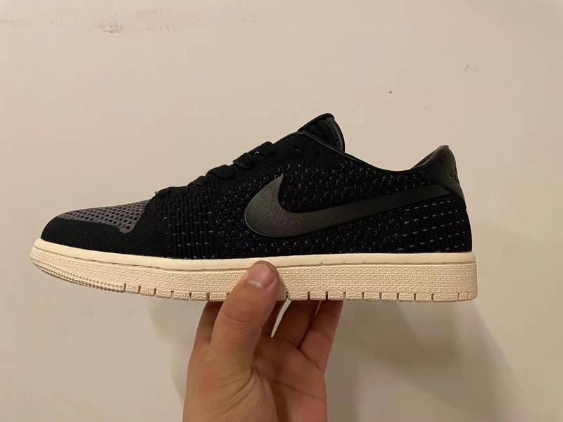 Air Jordan 1 Retro Low Flyknit Black Guava Ice