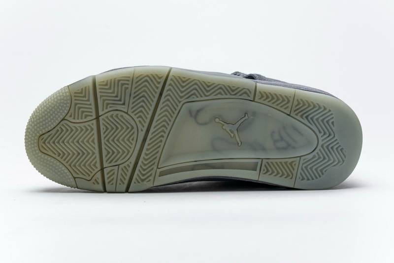 Air Jordan 4 Retro KAWS