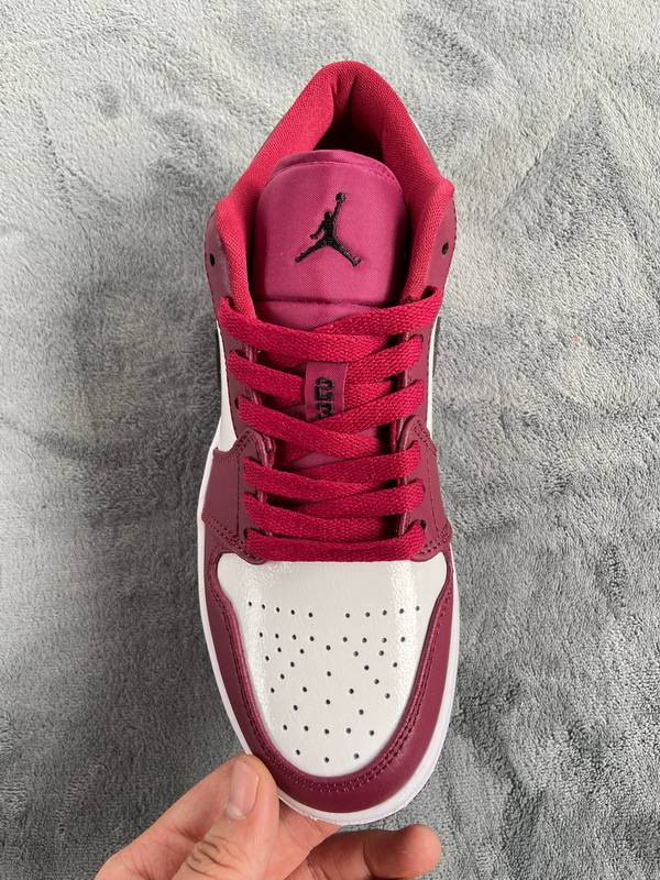 Jordan 1 Nike Dunk Low Noble Red