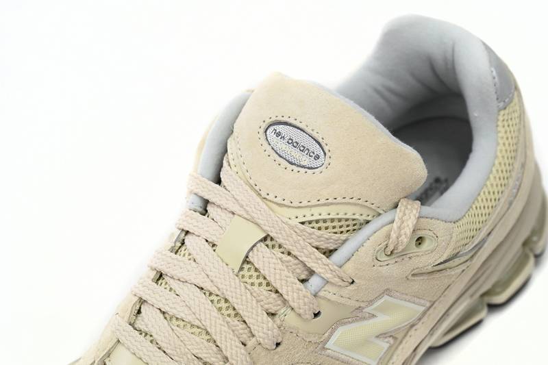 new Ba1an*e 2002r beige