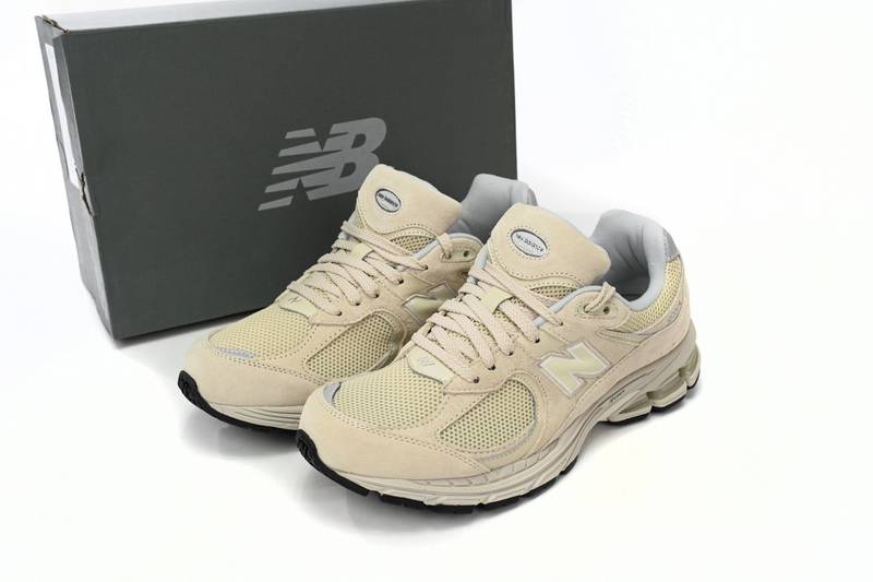new Ba1an*e 2002r beige