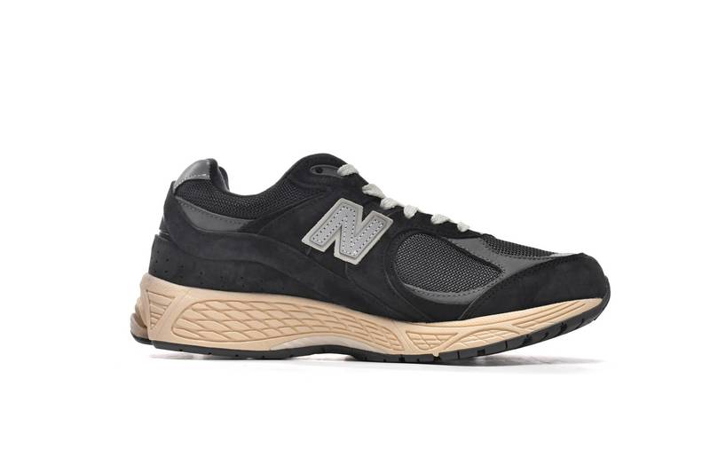 new Ba1an*e 2002r black dark grey