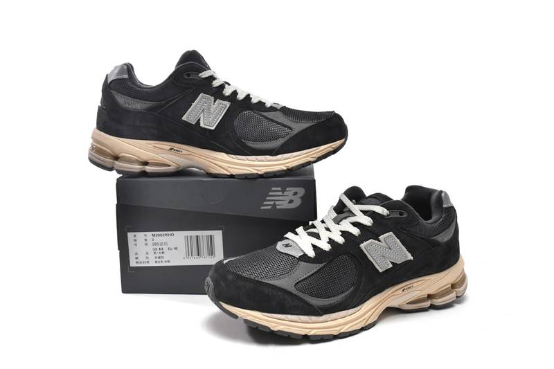 new Ba1an*e 2002r black dark grey