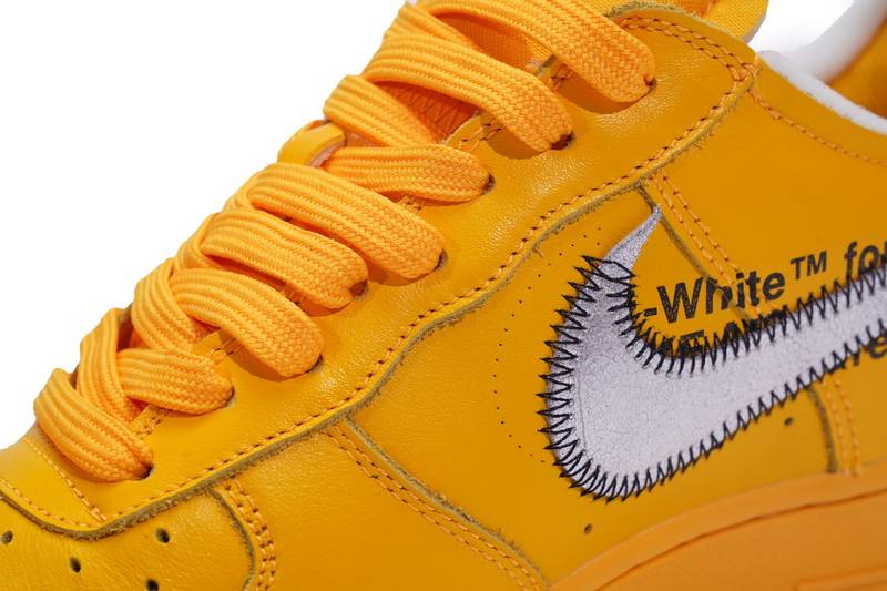 Nike Air Force 1 Low OFF-WHITE University Gold Metallic Silver
