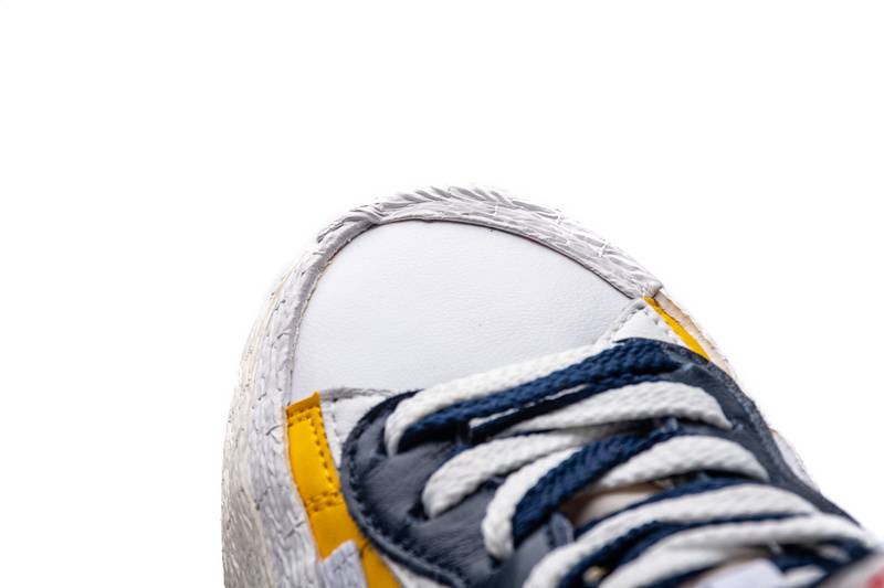 Nike Blazer Mid sacai Snow Beach