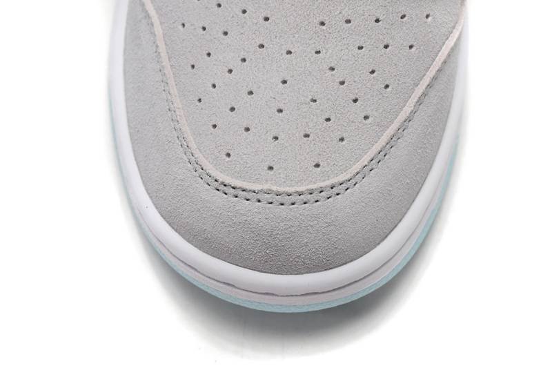 Nike Dunk Low SE Barber Shop Grey