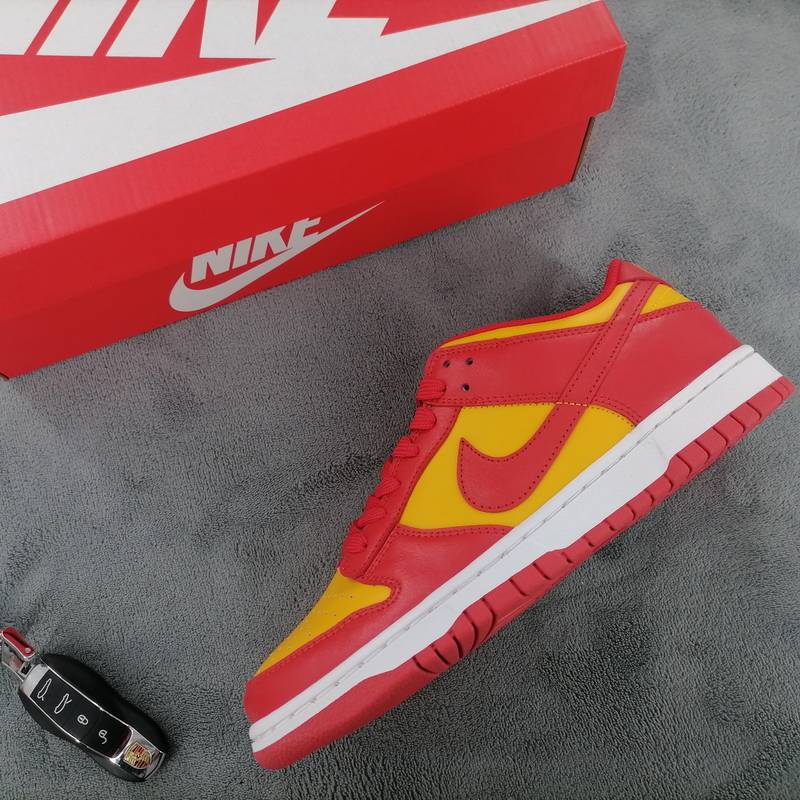Nike SB Dunk Low Midas Gold