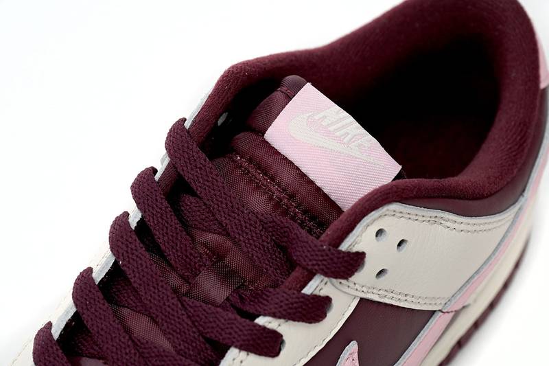 Nike Dunk Low Retro PRM Valentine’s Day (2023)