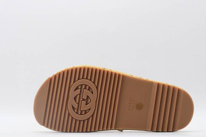 G*u*i slippers