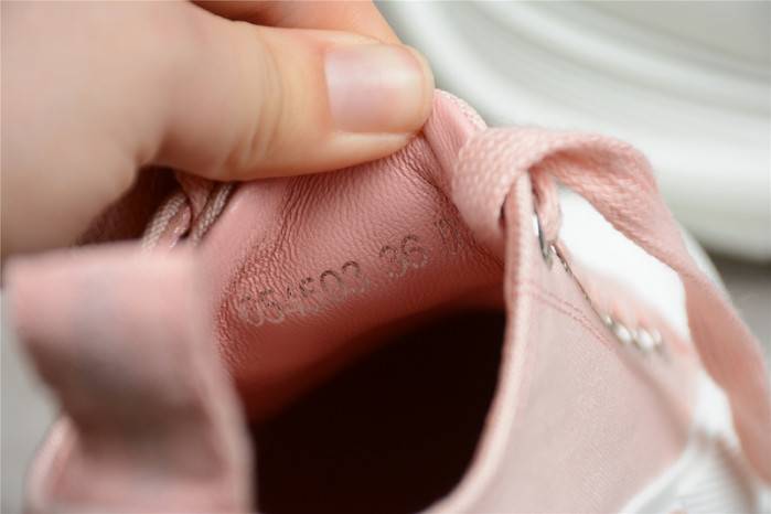 MQ Sneakers