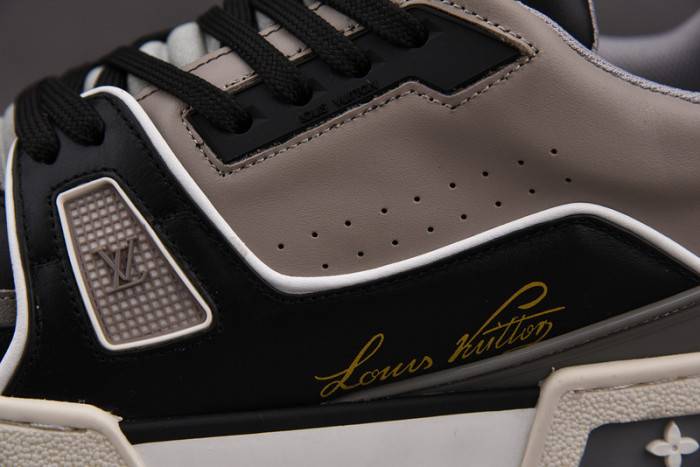 LOUI VUITTO SNEAKER