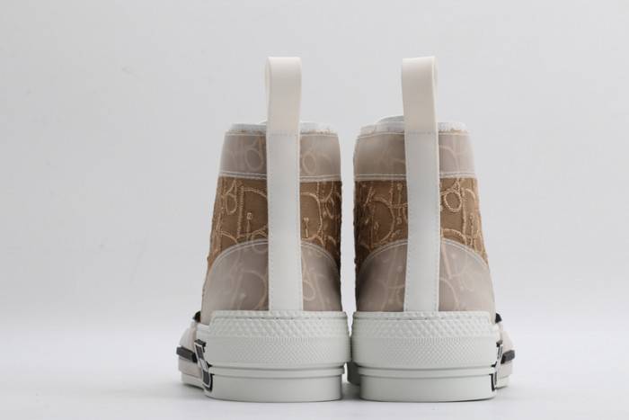 D10R B23 Oblique High Top Sneaker