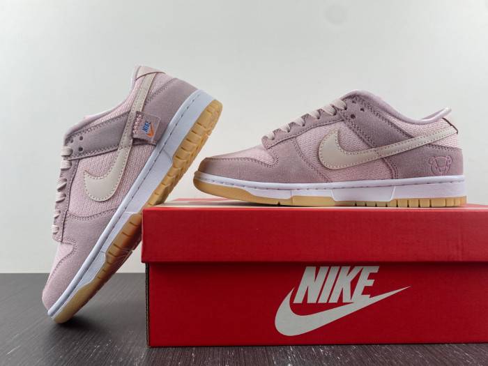 Nike Dunk Low Teddy Bear (W) DZ5318-640
